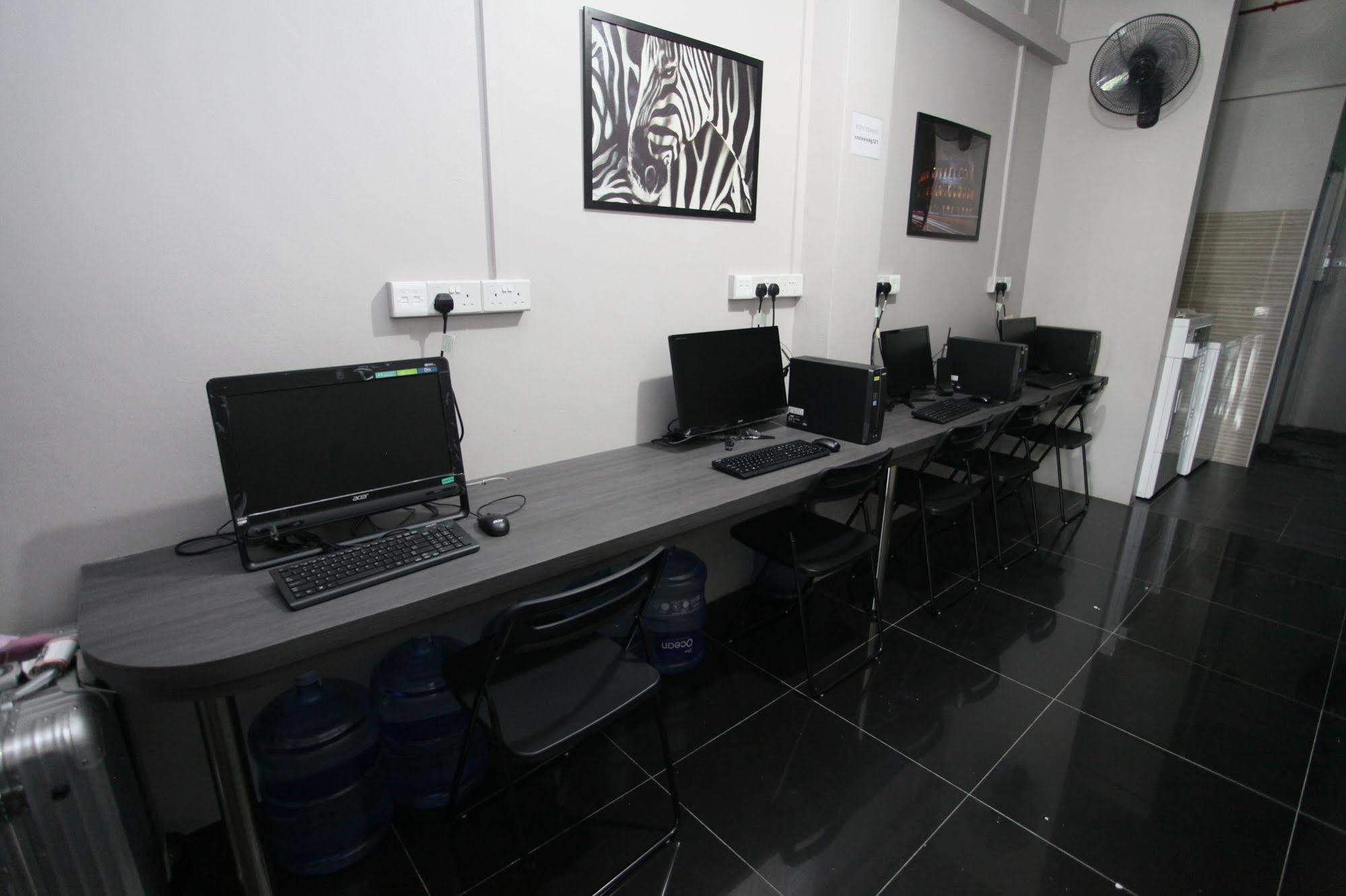 Reddoorz Hostel @ Kallang Mrt Singapore Exteriör bild